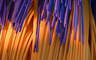 Nahaufnahme der Reinigungsstreifen einer Autowaschanlage.